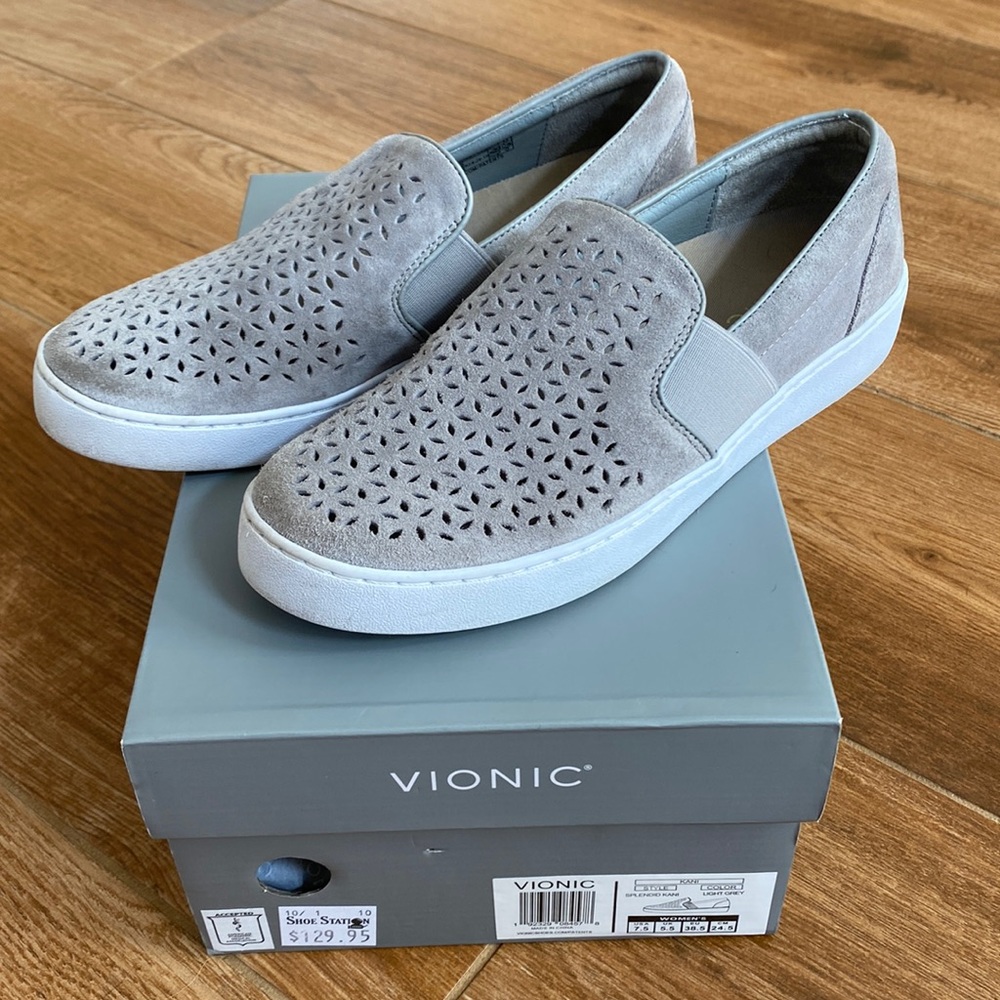 Vionic Splendid Kano in Light Grey 7.5 slip on shoe
